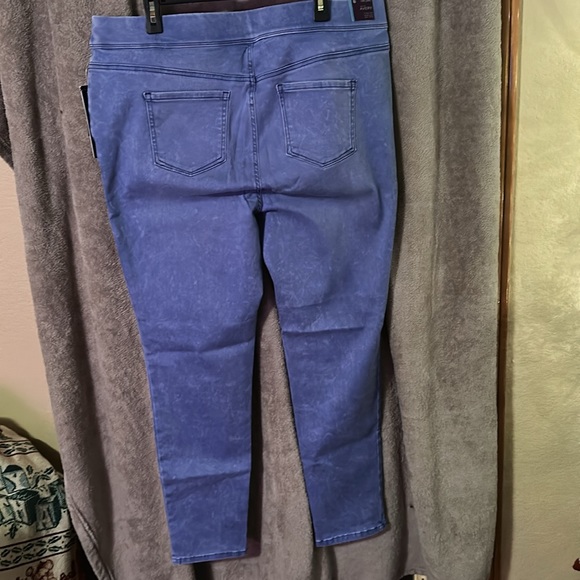 NWT Gloria Vanderbilt Avery pull on slimming 18W Long - Picture 3 of 6